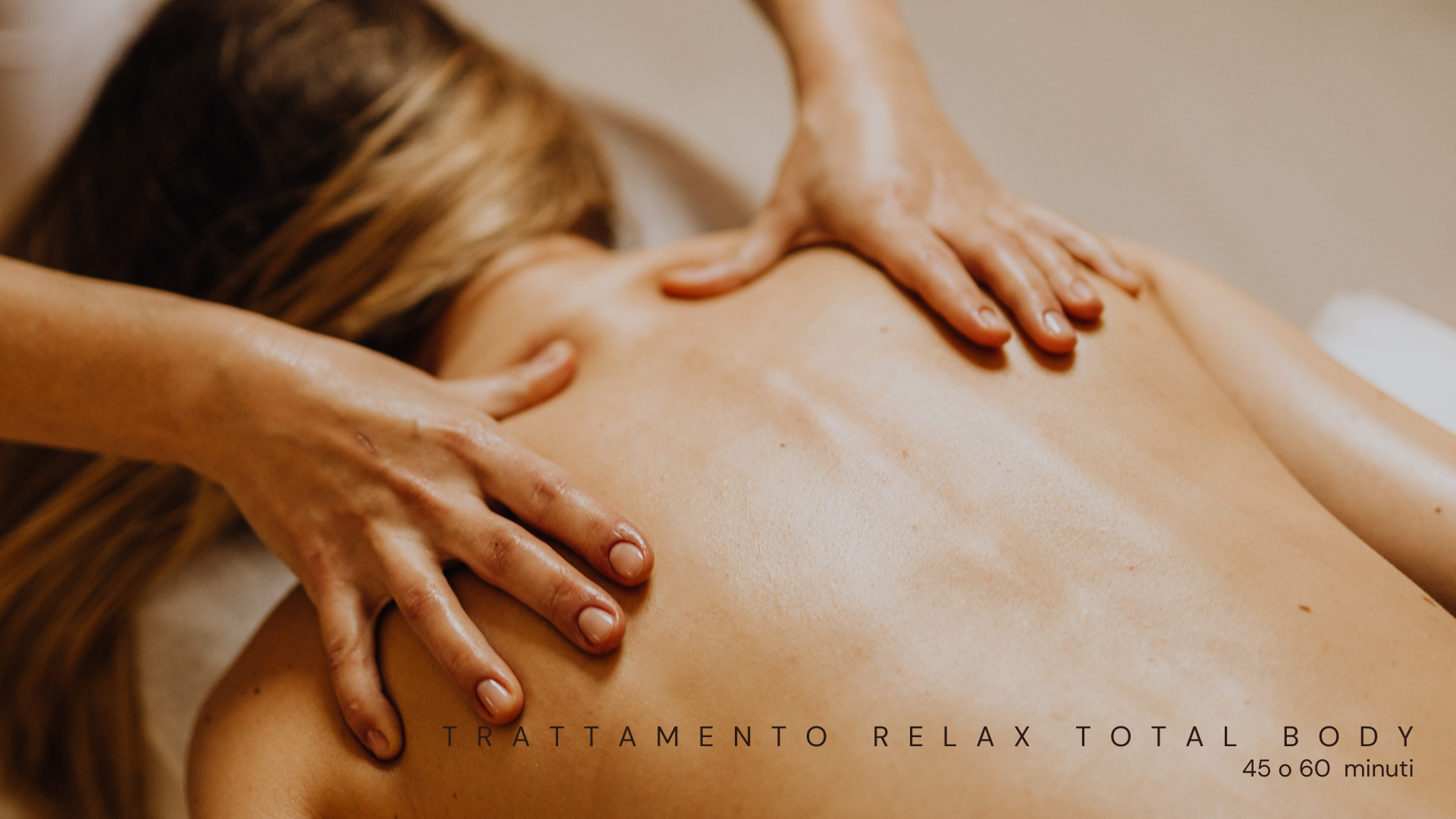 Trattamento Rilassante Total Body è un massaggio per rilassare complessivamente tutte le tensioni del corpo. Sono delle manipolazioni lente e profonde che aiutano a liberare le tossine, migliorando il ritmo sonno-veglia e portando maggior equilibrio psicofisico.
